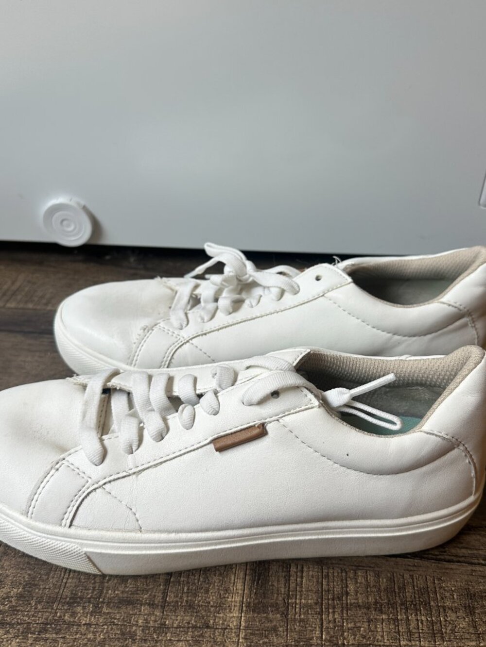 Dr. Scholl's Shoes women time off go faux Leather Casual and Fashion Sneaker Siz